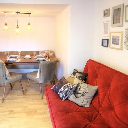 Apartment-joanneum شقة *